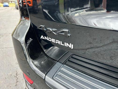 2022 Jeep Grand Cherokee Laredo