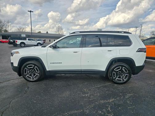 Bright White Clearcoat 2026 Jeep Cherokee Limited