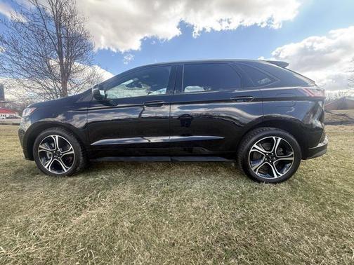 2022 Ford Edge ST