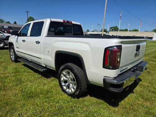 White Frost Tricoat 2018 GMC Sierra 1500 SLT
