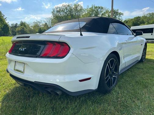 Oxford White 2019 Ford Mustang GT Premium