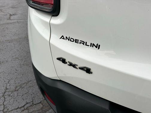 Alpine White Clearcoat 2019 Jeep Renegade Latitude