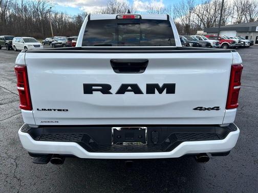 Ivory White Tri-Coat Pearlcoat 2026 RAM 1500 Limited