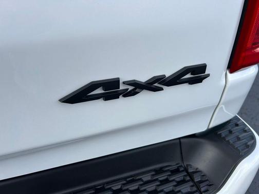 Ivory White Tri-Coat Pearlcoat 2026 RAM 1500 Limited