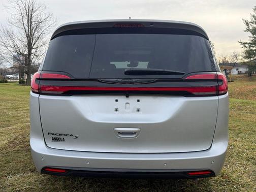 2026 Chrysler Pacifica L