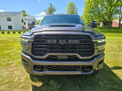 Granite Crystal Metallic Clearcoat 2026 RAM 2500 Laramie Crew Cab 4x4 6'4' Box