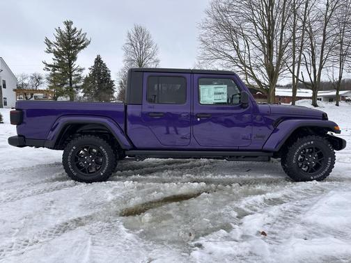2026 Jeep Gladiator Willys 4x4