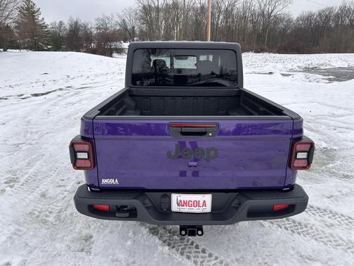 2026 Jeep Gladiator Willys 4x4