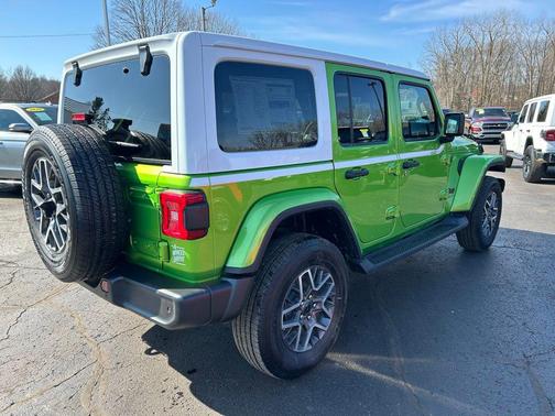 2026 Jeep Wrangler 4-Door Sahara 4x4