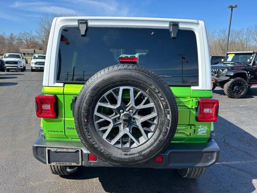 2026 Jeep Wrangler 4-Door Sahara 4x4