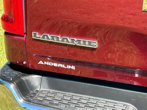 Delmonico Red Pearlcoat 2025 RAM 1500 Laramie