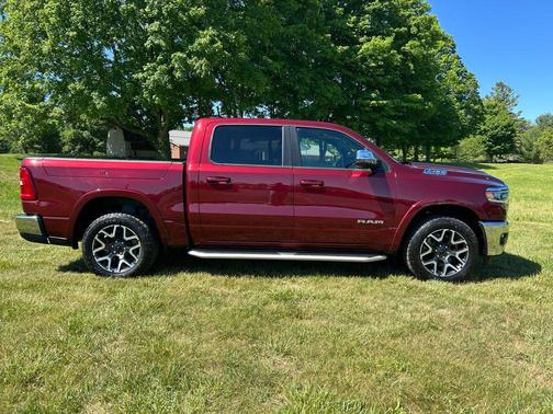 Delmonico Red Pearlcoat 2025 RAM 1500 Laramie