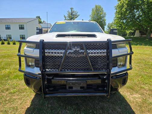 Summit White 2024 Chevrolet Silverado 2500 Custom