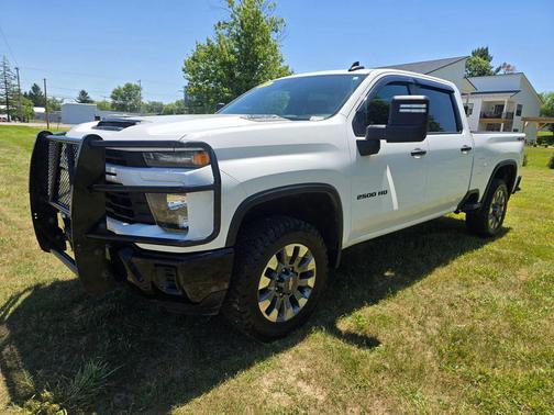 Summit White 2024 Chevrolet Silverado 2500 Custom