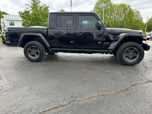 Black Clearcoat 2023 Jeep Gladiator Rubicon