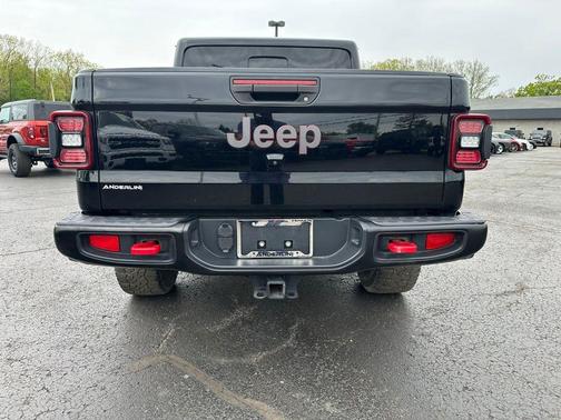 Black Clearcoat 2023 Jeep Gladiator Rubicon