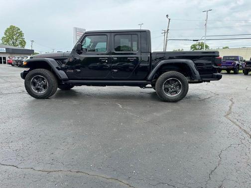 Black Clearcoat 2023 Jeep Gladiator Rubicon