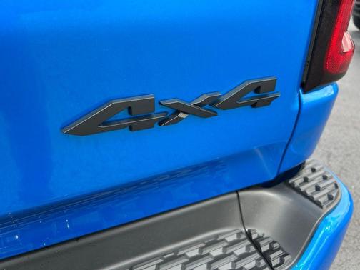 Hydro Blue Pearlcoat 2026 RAM 1500 Big Horn/Lone Star