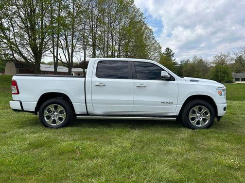 Bright White Clearcoat 2022 RAM 1500 Big Horn/Lone Star