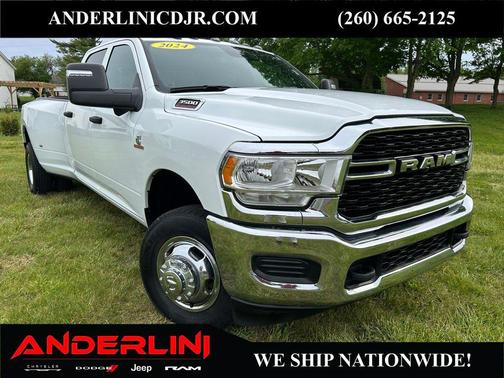 Bright White Clearcoat 2024 RAM 3500 Tradesman Crew Cab 4x4 8' Box