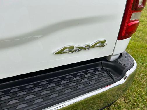 Bright White Clearcoat 2024 RAM 3500 Tradesman Crew Cab 4x4 8' Box