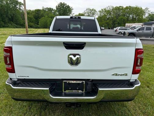 Bright White Clearcoat 2024 RAM 3500 Tradesman Crew Cab 4x4 8' Box