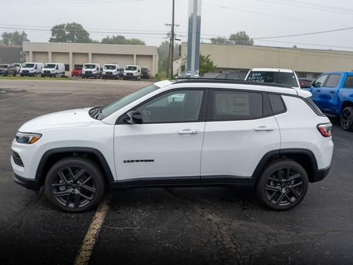 Bright White Clearcoat 2026 Jeep Compass Sport