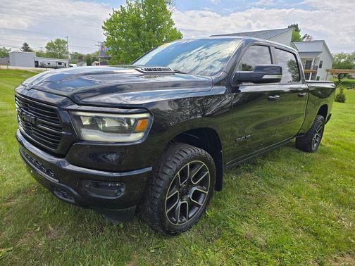 Diamond Black Crystal Pearlcoat 2019 RAM 1500 Rebel