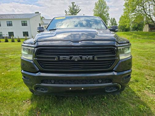 Diamond Black Crystal Pearlcoat 2019 RAM 1500 Rebel