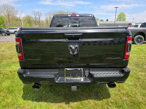Diamond Black Crystal Pearlcoat 2019 RAM 1500 Rebel
