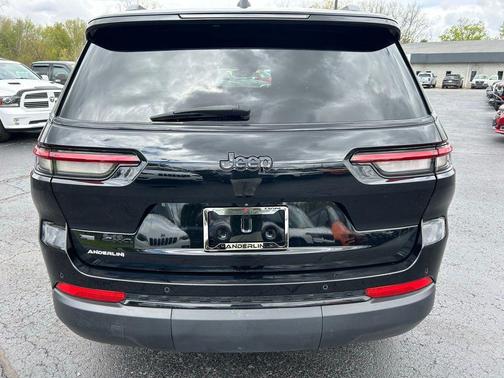 Diamond Black Crystal Pearlcoat 2022 Jeep Grand Cherokee L Altitude