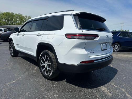 Bright White Clearcoat 2023 Jeep Grand Cherokee L Limited