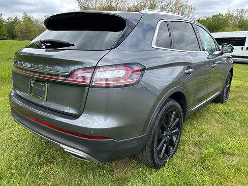 Asher Gray Metallic Clearcoat 2022 Lincoln Nautilus Reserve