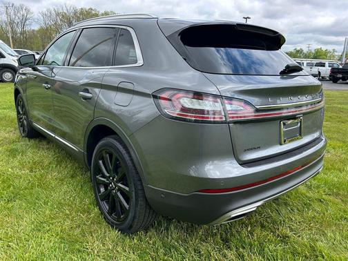 Asher Gray Metallic Clearcoat 2022 Lincoln Nautilus Reserve