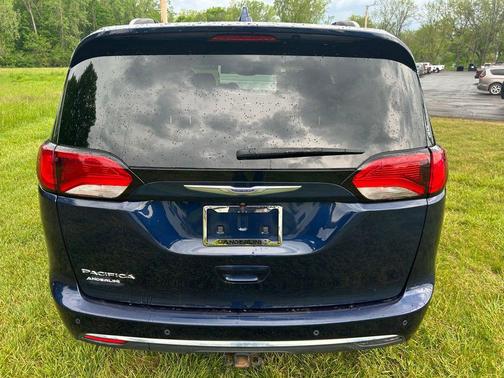 Jazz Blue Pearlcoat 2019 Chrysler Pacifica Touring L
