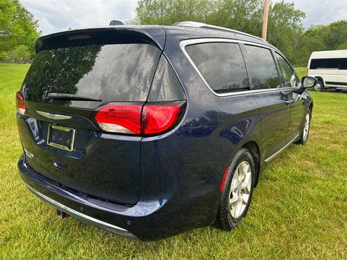 Jazz Blue Pearlcoat 2019 Chrysler Pacifica Touring L