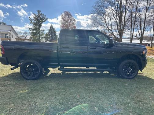 2024 RAM 2500 Big Horn Crew Cab 4x4 6'4' Box