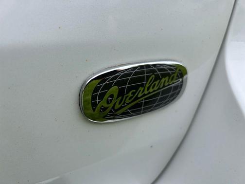 Ivory 3-Coat 2019 Jeep Grand Cherokee Overland