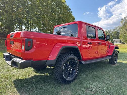 2025 Jeep Gladiator High Tide
