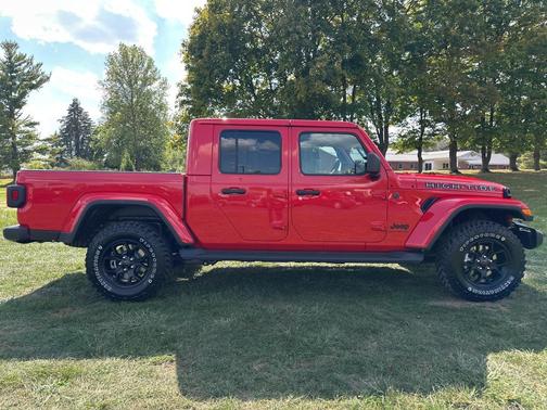 2025 Jeep Gladiator High Tide