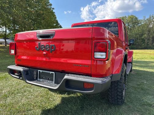 2025 Jeep Gladiator High Tide