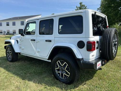 2024 Jeep Wrangler 4-Door Sahara 4x4