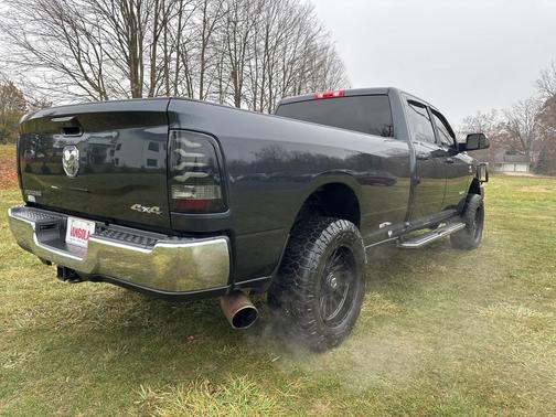 2022 RAM 3500 Big Horn Crew Cab 4x4 8' Box