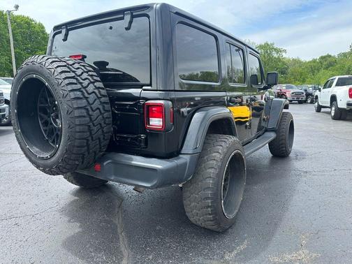Black Clearcoat 2021 Jeep Wrangler Unlimited Sahara
