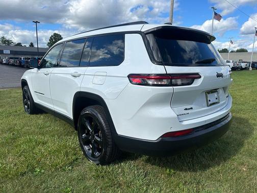 Bright White Clearcoat 2023 Jeep Grand Cherokee L Limited