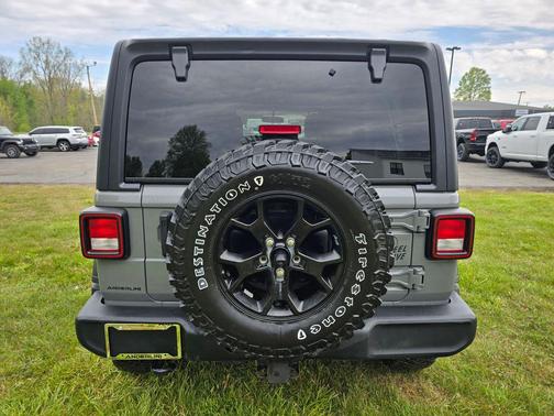 Sting-Gray Clearcoat 2023 Jeep Wrangler Willys