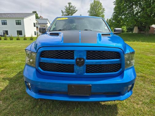 Hydro Blue Pearlcoat 2019 RAM 1500 Express