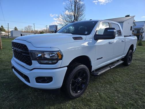 2024 RAM 2500 Big Horn Crew Cab 4x4 6'4' Box