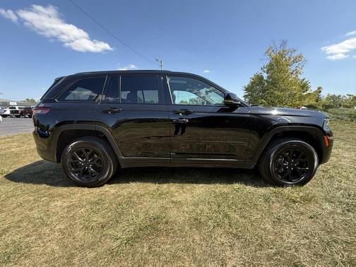 2024 Jeep Grand Cherokee Altitude