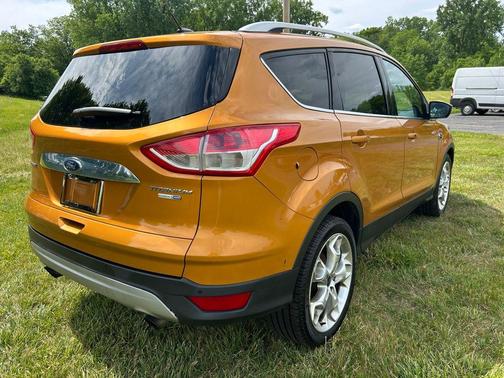 White Platinum Metallic Tri-Coat 2016 Ford Escape Titanium